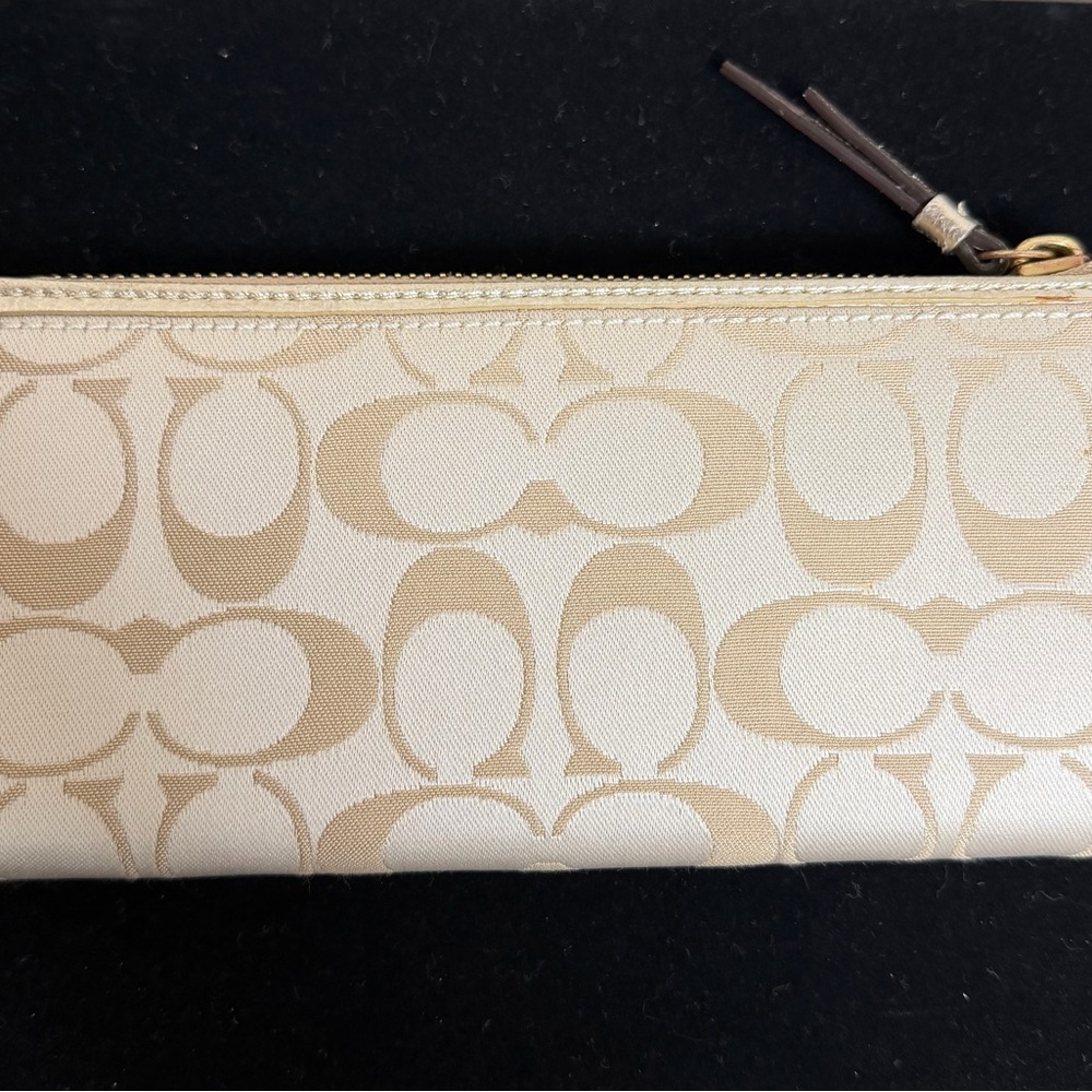 Coach Signature Zip Wallet - Picture 3 of 8